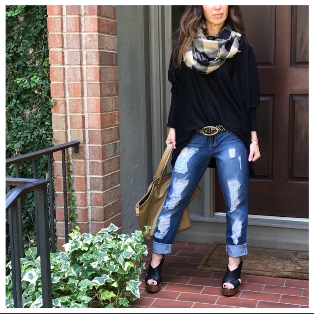 OVERSIZED LOOSE FIT BLACK KNIT SWEATER - Picture 7 of 10